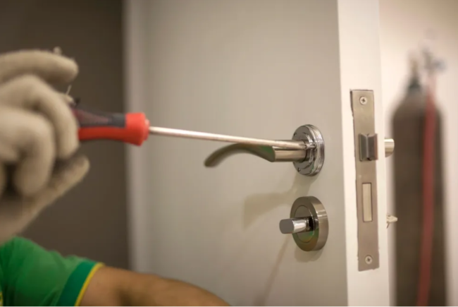 lock opening